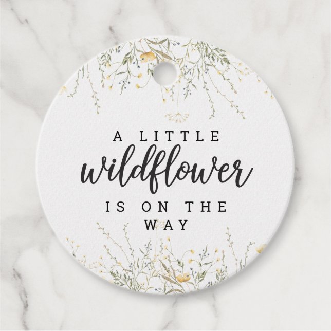 En liten Wildblomma Gult Vattenfärgsbabyskor Gåvor Etiketter (Framsida)