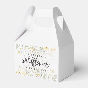 En liten Wildblomma Gult Vattenfärgsbabyskor Presentaskar