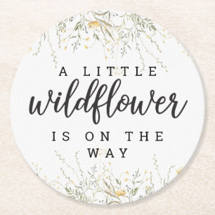En liten Wildblomma Gult Vattenfärgsbabyskor Underlägg Papper Rund