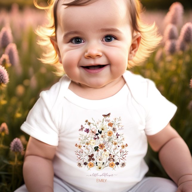 En liten Wildblomma Namn Pressed Flowes Girl T Shirt (A little Wildflower Name Pressed Flowes Girl Baby Bodysuit)