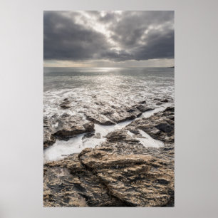 En ljus men molnig dag på den Porthcurnick Poster