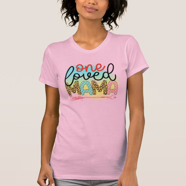 En Loved Mamma T Shirt (Framsida)