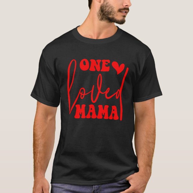 En Loved Mamma T Shirt (Framsida)