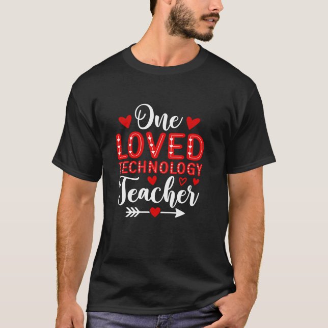 En Loved Technology Teacher Funny Teacher Valenti T Shirt (Framsida)