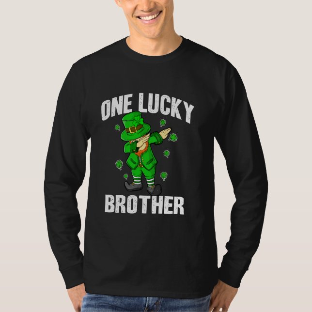 En Lucky Brother St patricks day Dabbing Leprecha T Shirt (Framsida)