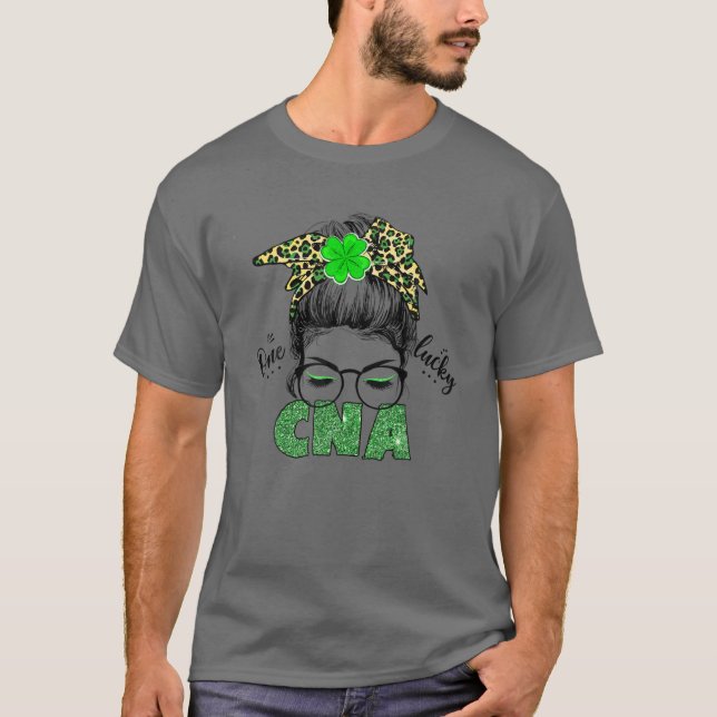 En Lucky CNA - St patrick's day T Shirt (Framsida)