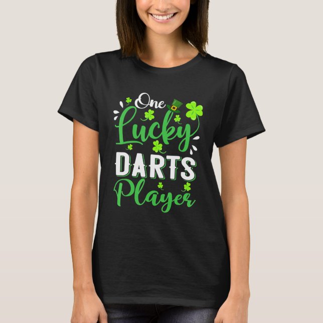 En Lucky Darts Player Shamrock Leprechaun Hat Pat T Shirt (Framsida)