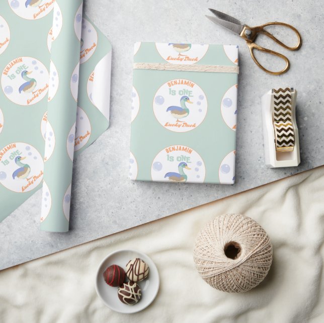 En Lucky Duck &  Bubbles Första Födelsedag Pastell Presentpapper (Hantverk)