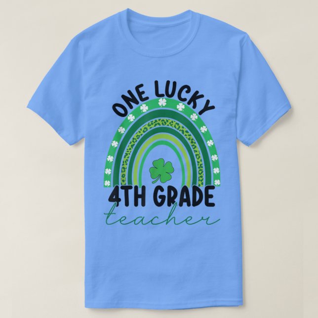 En Lucky Fjärde Klass-lärare Gnomes St Patricks T Shirt (Design framsida)