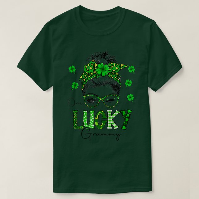 En Lucky Grammy Messy Bun Leopard St Patrick's Da T Shirt (Design framsida)