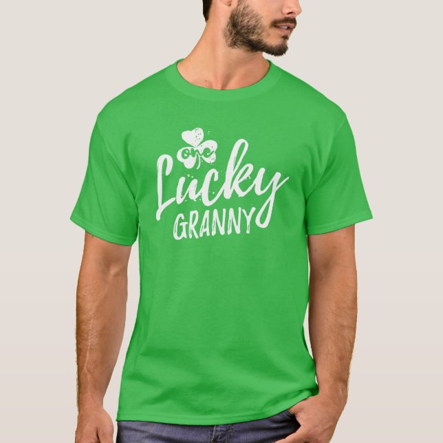 En Lucky Granny St. Patrick's Day Shamrock Pajama T Shirt (Framsida)