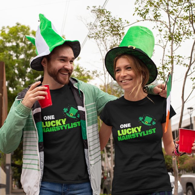 EN LUCKY HAIRSTYLIST St. Patrick's Day T Shirt (Skapare uppladdad)
