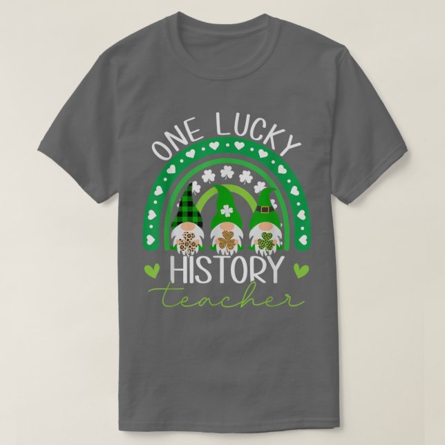 En Lucky History Teacher Gnomes St T Shirt (Design framsida)