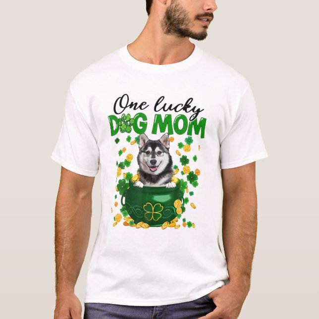 En Lucky Hund Mamma Funny Husky Mamma St patricks  T Shirt (Framsida)