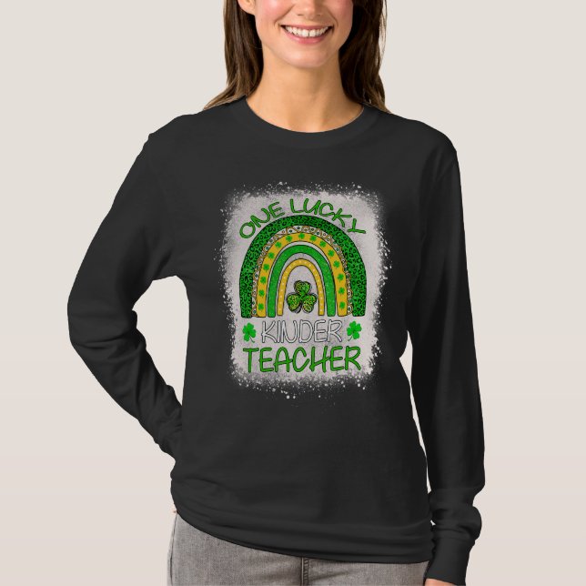 En Lucky Kinder Teacher Rainbow St Patrick S Day T Shirt (Framsida)