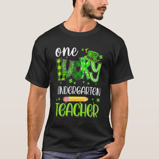En Lucky Kindergarten Teacher Pencil St Patricks T Shirt (Framsida)