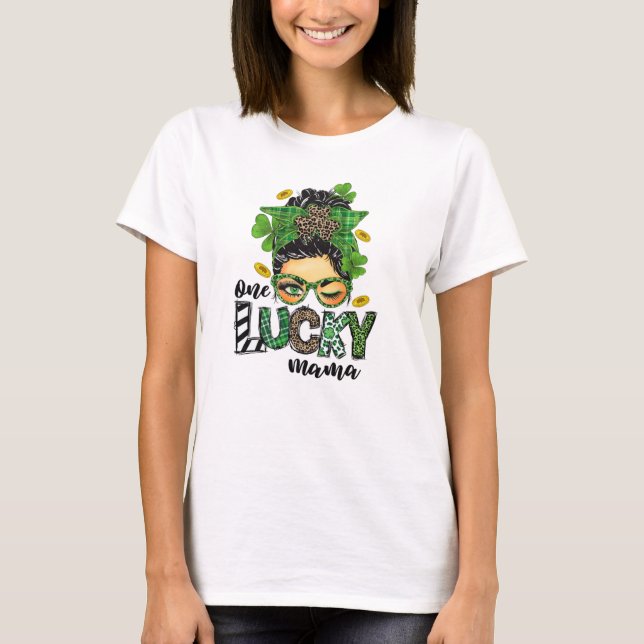 En Lucky Mama T-Shirt (Framsida)