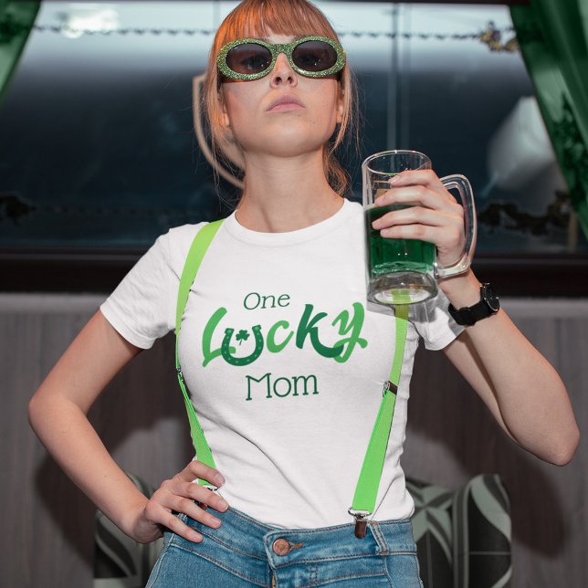 En Lucky Mamma | Anpassningsbar St Patrick's Day T Shirt (Skapare uppladdad)