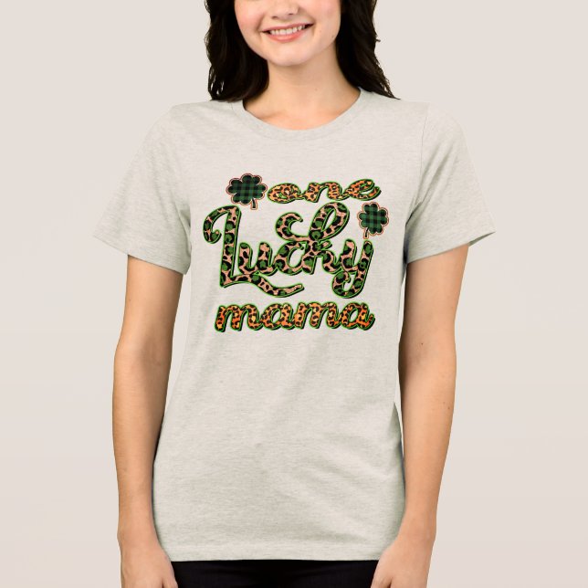 En Lucky Mamma Leopard Print St patricks day T Shirt (Framsida)