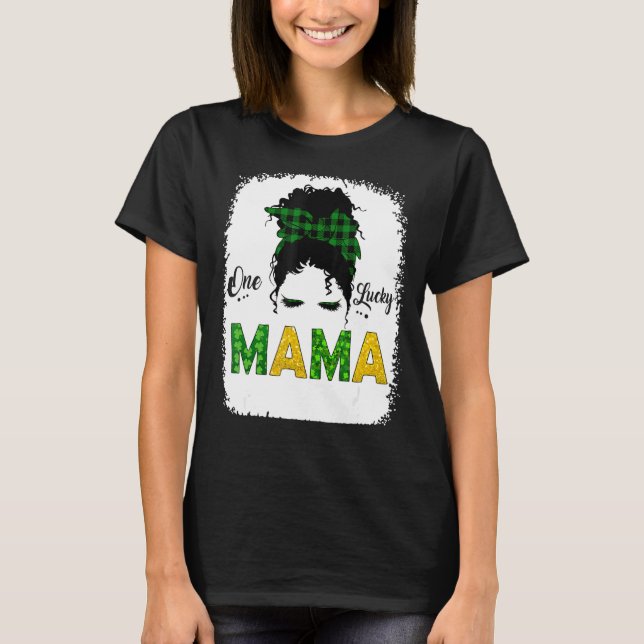 En Lucky Mamma Messy Bun Leopard St Patrick S Day T Shirt (Framsida)