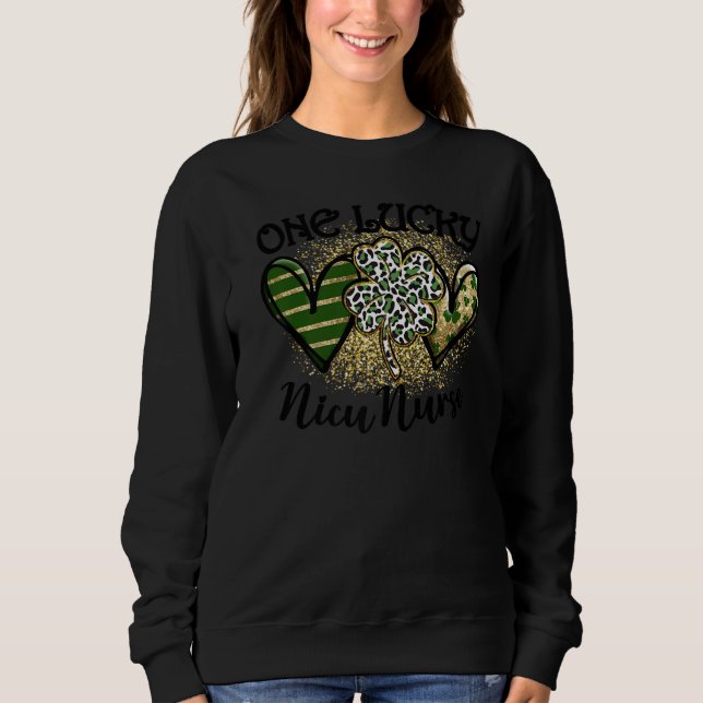 En Lucky Nicu Nurse St patricks day Leopard Shamr T Shirt (Framsida)