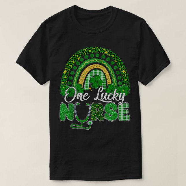 En Lucky Nurse Leopard Rainbow Stethoscope St Pat T Shirt (Design framsida)