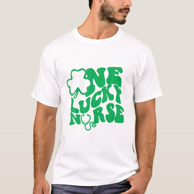 En Lucky Nurse SCrub RN ICU ER St patricks day Nu T Shirt (Framsida)
