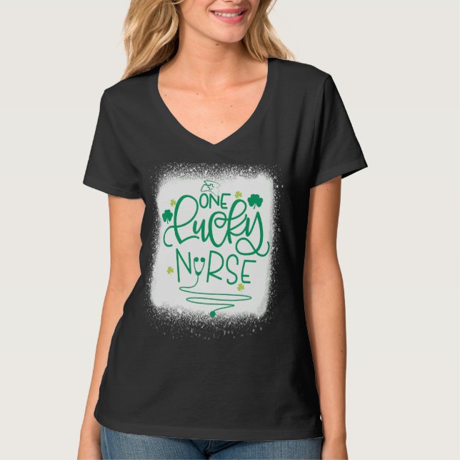 En Lucky Nurse St Rn Patricks Day Nurses Bleached T Shirt (Framsida)
