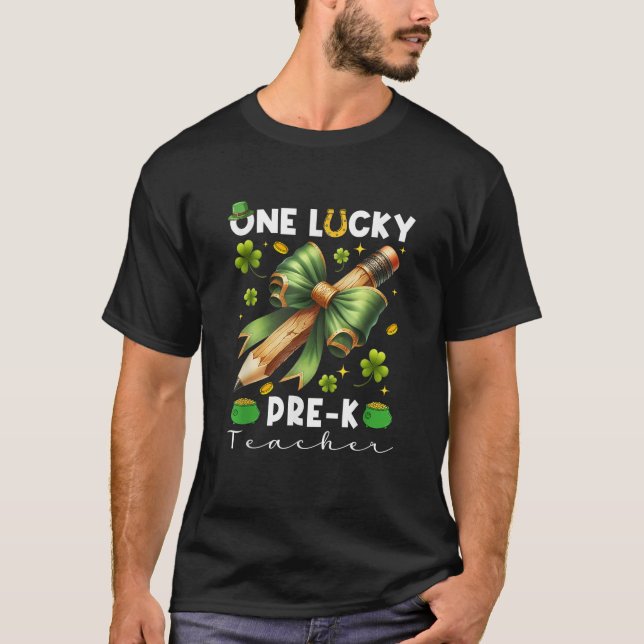 En Lucky Pre K Teacher coquette bågar St Patricks  T Shirt (Framsida)