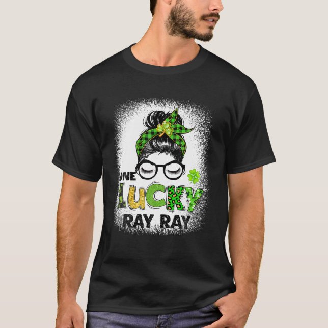 En Lucky Ray Ray Messy Bun Leopard St Patrick's D. T Shirt (Framsida)