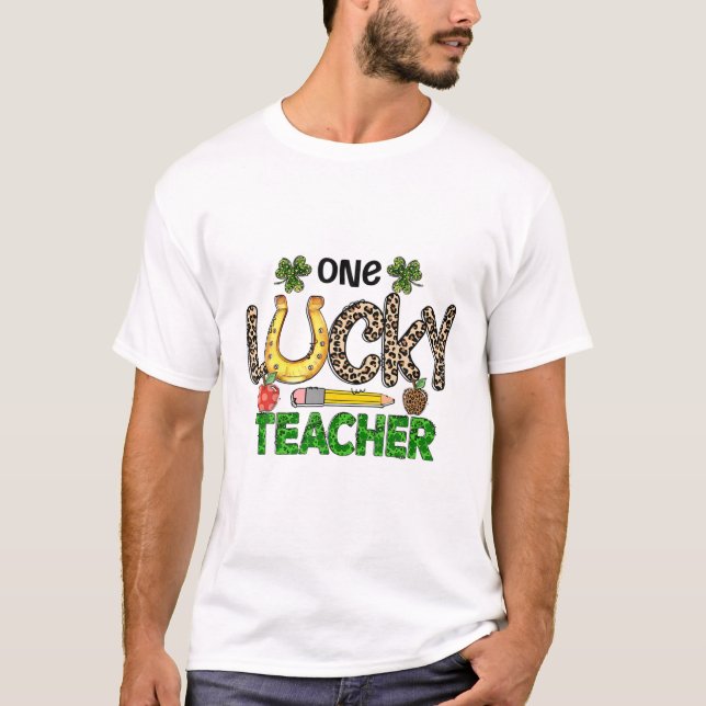 En Lucky Teacher Shamrock Leopard Patrick's Day T Shirt (Framsida)