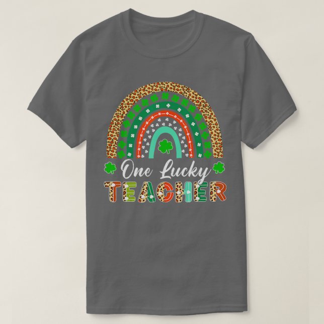 En Lucky Teacher Shamrock Rainbow Leopard St  T Shirt (Design framsida)