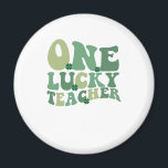 En Lucky Teacher St patricks day Retro Groovy Magnet<br><div class="desc">En Lucky Teacher St patricks day Retro Groovy</div>