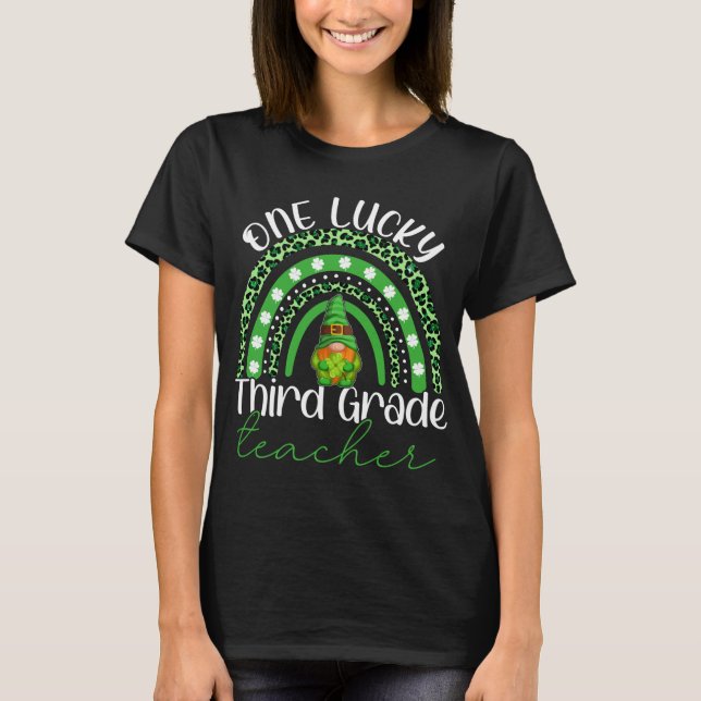 En Lucky TredKlass Lacher Gnomes St Patricks R T Shirt (Framsida)