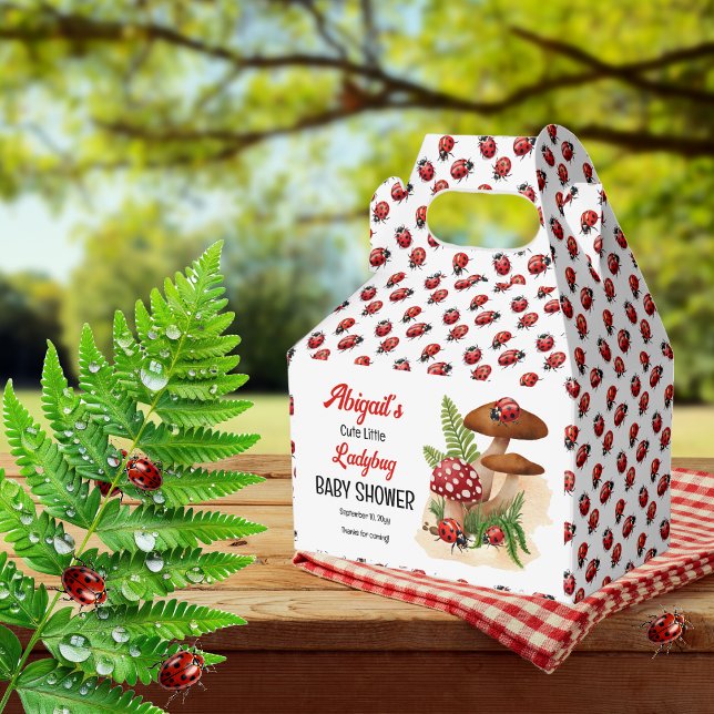 En luddig liten Ladybug är på väg att bli en babys Presentaskar ("A Cute Little Ladybug Is On Her Way!" Girl Baby Shower Favor Box)