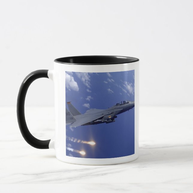 En Luft Force F-15E Strejka Eagle Mugg (Vänster)
