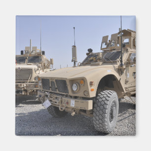 En M-ATV bryter det resistent bakhållet skyddad Magnet