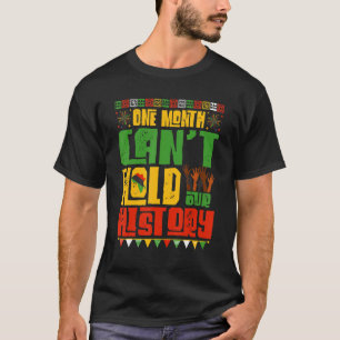 En månad i gryningen håller vår afrikanska svarta t shirt