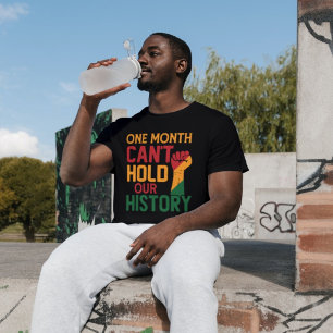 En månad kan inte hålla vår historia t shirt
