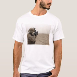 En marin brand i M-32 Tee