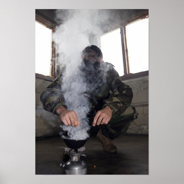 En marin fyllning av gaskammaren med mer CS-gas Poster (Framsidan)