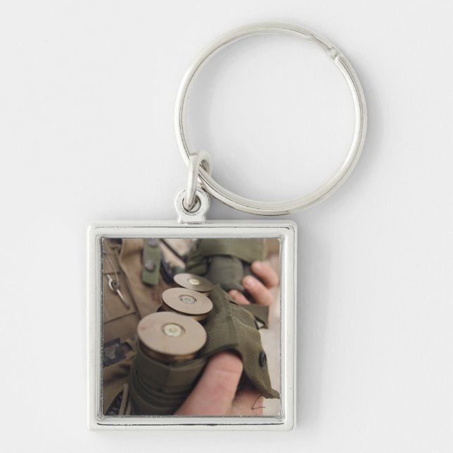 En marin hantlangshandling med 40 mm granater fyrkantig silverfärgad nyckelring (Framsidan)