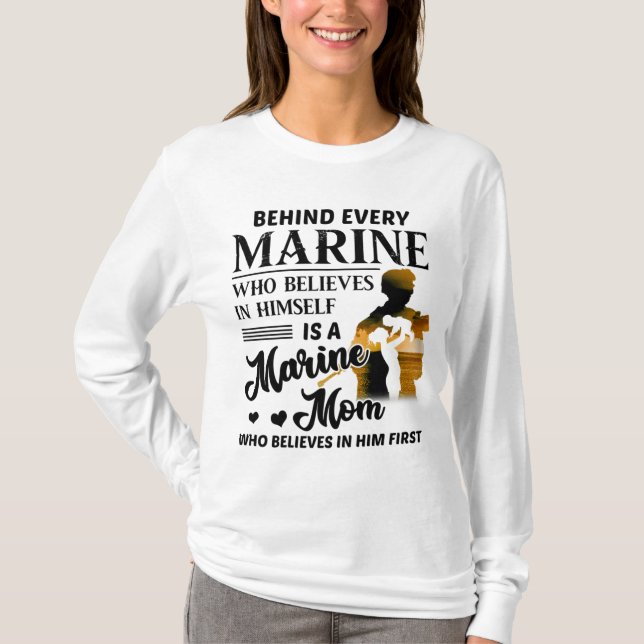 En marin som Tro själv är en marin Mamma T Shirt (Framsida)
