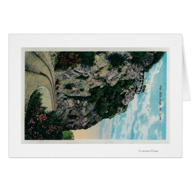 En miljon hög, vid Mt LoweMt. Lowe, CA Hälsningskort (Framsidan Horizontal)