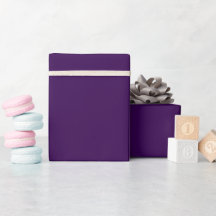 En minimalistisk lila bakgrund med subtil