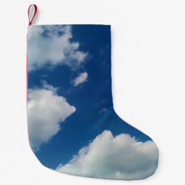 En mjukhet mot molnen liten julstrumpa