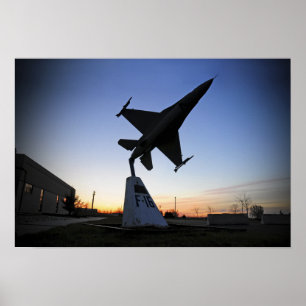 En  modell av F-16 C-falken Poster