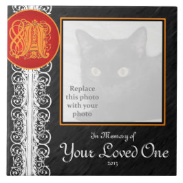 En Monogram "In Memory of Your Loved One"-panel Kakelplatta