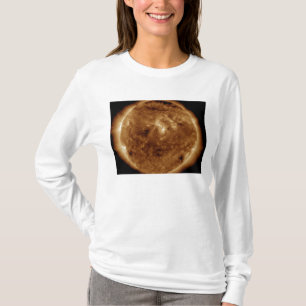 En mörk klyfta i sol atmosfär t shirt