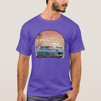 En muskelbil som kör längs en kustväg present t shirt
